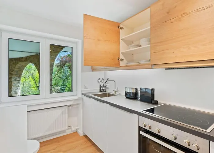 Bright 1Br Apt In Limpertsberg With Wifi & Kitchen