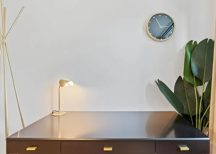 Bright 1Br Apt In Limpertsberg With Wifi & Kitchen